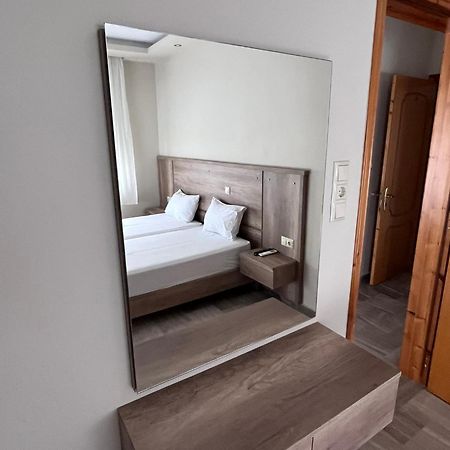 Hotel Filoxenia Neoi Poroi Bagian luar foto