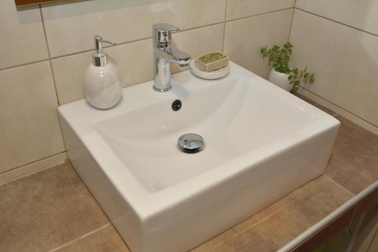 Hotel Filoxenia Neoi Poroi Bagian luar foto