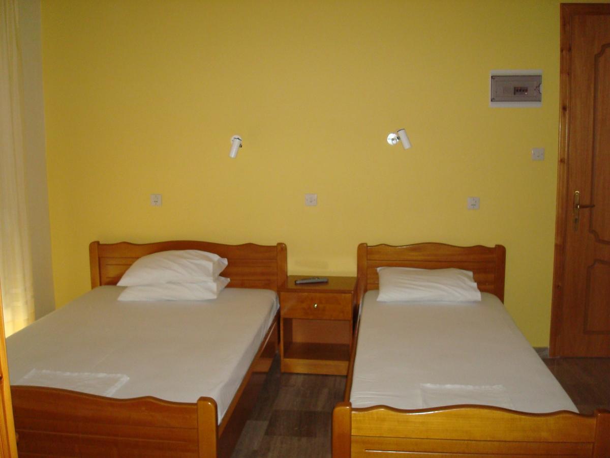 Hotel Filoxenia Neoi Poroi Bagian luar foto
